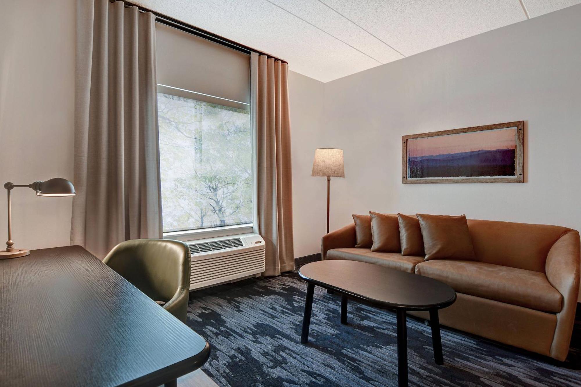 Fairfield Inn & Suites By Marriott סלינסגרוב מראה חיצוני תמונה